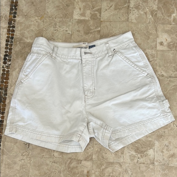 GAP Carpenter Women's Cream Colored Shorts Size 2‎ - Picture 1 of 6
